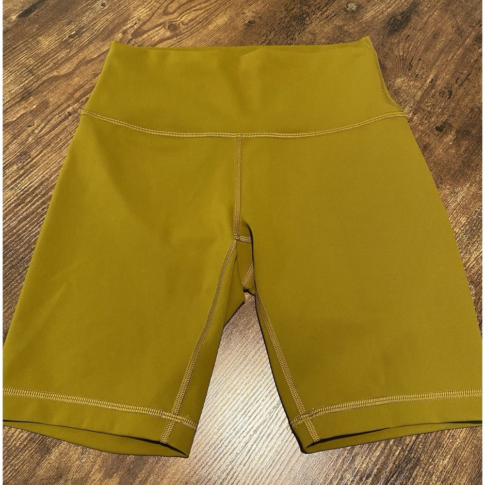 Lululemon Shorts Womens 6 Gold Wunder Train High-Rise Biker Workout Gym Yoga